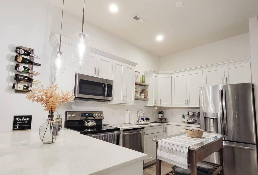 Ferienwohnung New Stylish Getaway- 5 Mil To Uptown/3 Smart Tvs! Charlotte Exterior foto
